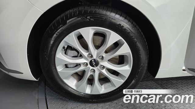 Kia K8 2.5 Gasoline 2WD Noblesse 2023 — фото 5