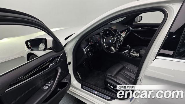 BMW 5 Series (G30) 520d xDrive M Sport Package Plus 2020 — фото 10