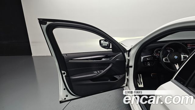 BMW 5 Series (G30) 520d xDrive M Sport Package Plus 2020 — фото 24