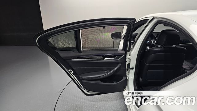 BMW 5 Series (G30) 520d xDrive M Sport Package Plus 2020 — фото 25