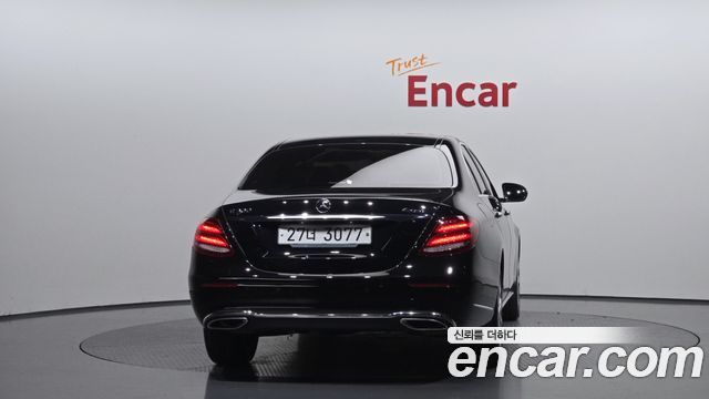 Mercedes-Benz E-Class (W213) E300 4MATIC Exclusive 2019 — фото 4