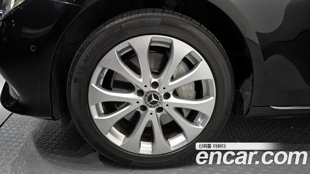 Mercedes-Benz E-Class (W213) E300 4MATIC Exclusive 2019 — фото 5