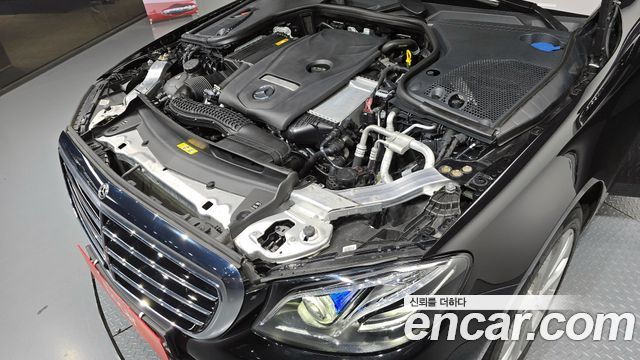 Mercedes-Benz E-Class (W213) E300 4MATIC Exclusive 2019 — фото 6