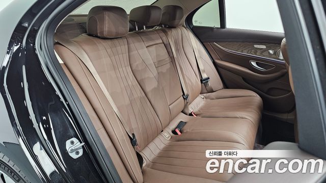Mercedes-Benz E-Class (W213) E300 4MATIC Exclusive 2019 — фото 12
