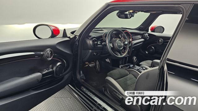 MINI Cooper S JCW Pat Moss Edition 3rd 2023 — фото 10