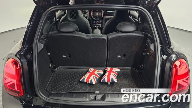 MINI Cooper S JCW Pat Moss Edition 3rd 2023 — фото 14