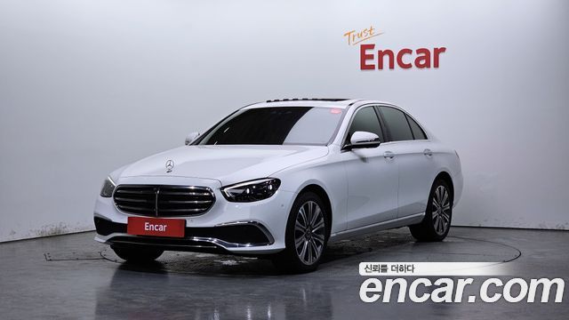 Mercedes-Benz E-Class (W213) E300e 4MATIC Exclusive 2023 — фото 1