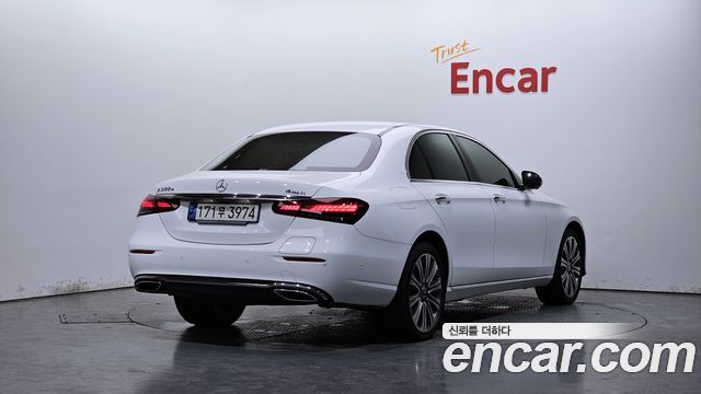 Mercedes-Benz E-Class (W213) E300e 4MATIC Exclusive 2023 — фото 2