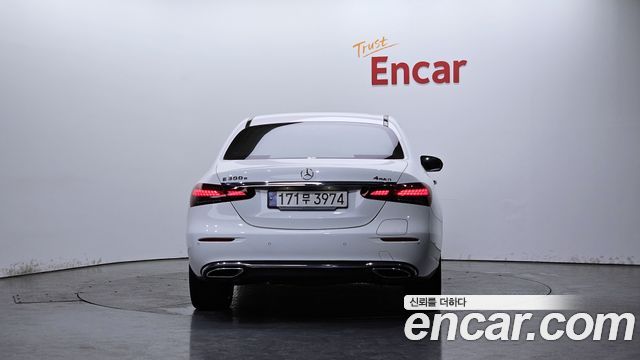 Mercedes-Benz E-Class (W213) E300e 4MATIC Exclusive 2023 — фото 4