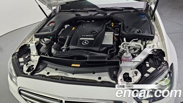 Mercedes-Benz E-Class (W213) E300e 4MATIC Exclusive 2023 — фото 6