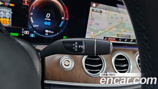 Mercedes-Benz E-Class (W213) E300e 4MATIC Exclusive 2023 — фото 9