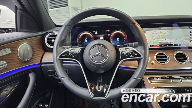 Mercedes-Benz E-Class (W213) E300e 4MATIC Exclusive 2023 — фото 13