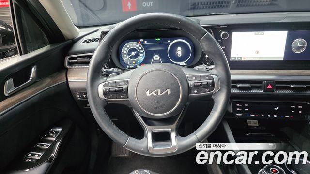 Kia K5 (III) 2.0 Noblesse 2023 — фото 13