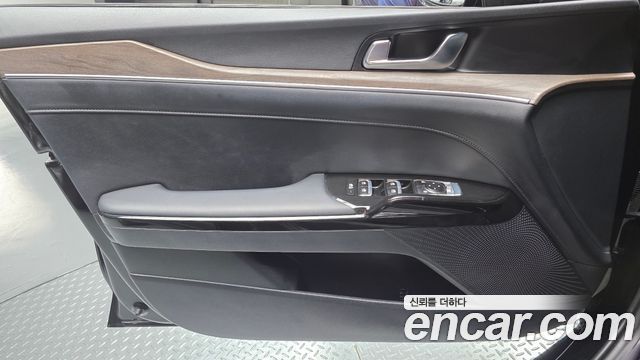 Kia K5 (III) 2.0 Noblesse 2023 — фото 24