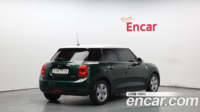 MINI Cooper 5Door Standard 3rd 2018 — фото 2