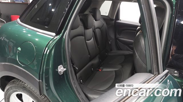 MINI Cooper 5Door Standard 3rd 2018 — фото 11