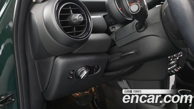 MINI Cooper 5Door Standard 3rd 2018 — фото 13