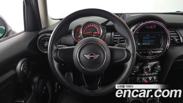 MINI Cooper 5Door Standard 3rd 2018 — фото 14