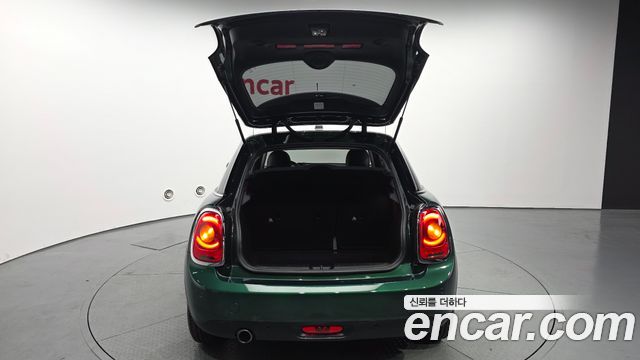 MINI Cooper 5Door Standard 3rd 2018 — фото 20
