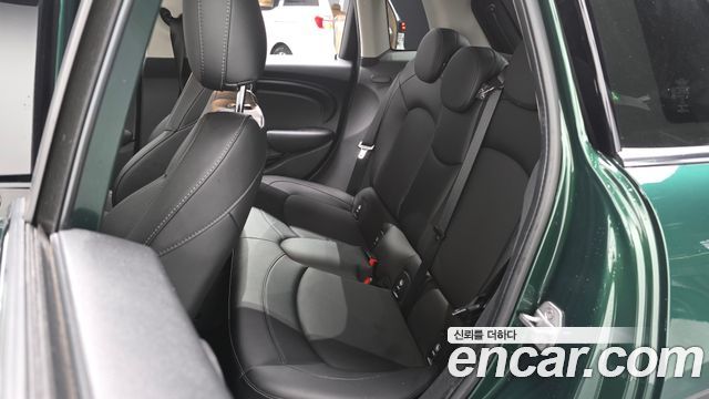 MINI Cooper 5Door Standard 3rd 2018 — фото 26