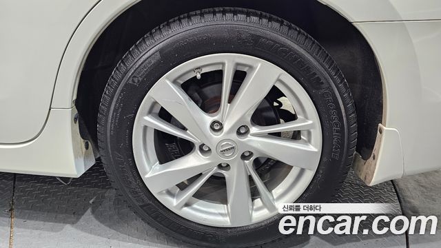 Nissan Altima 2.5 Tech L33 2016 — фото 5
