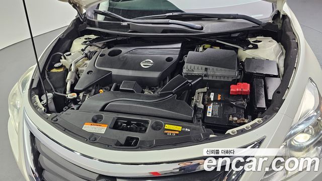 Nissan Altima 2.5 Tech L33 2016 — фото 6