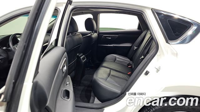Nissan Altima 2.5 Tech L33 2016 — фото 11