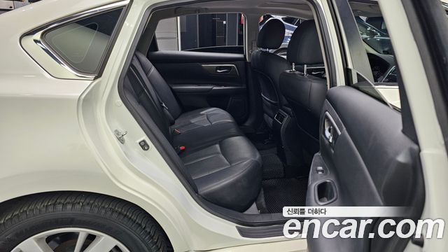 Nissan Altima 2.5 Tech L33 2016 — фото 12