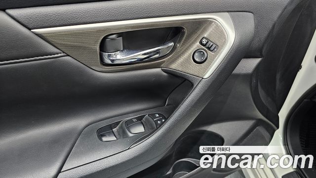 Nissan Altima 2.5 Tech L33 2016 — фото 16