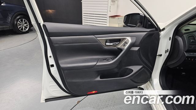 Nissan Altima 2.5 Tech L33 2016 — фото 24