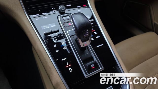 Porsche Panamera (971) 3.0 AWD 2018 — фото 9