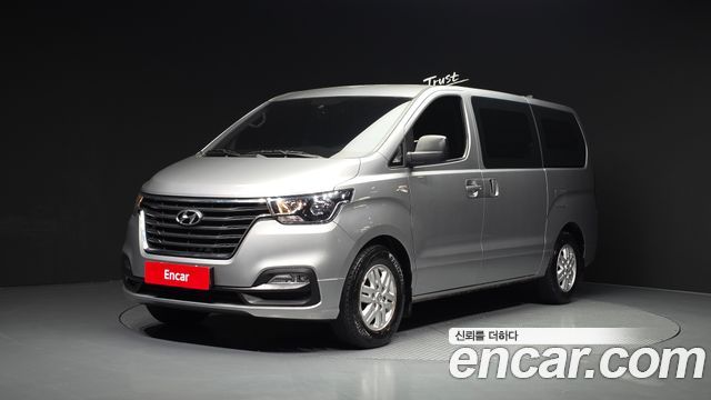 Hyundai Grand Starex Van 3-Seater Smart