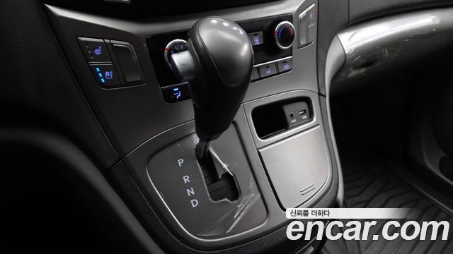 Hyundai Grand Starex Van 3-Seater Smart 2021 — фото 9