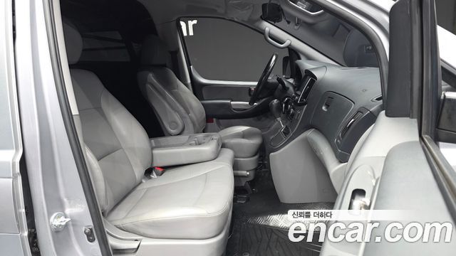 Hyundai Grand Starex Van 3-Seater Smart 2021 — фото 11