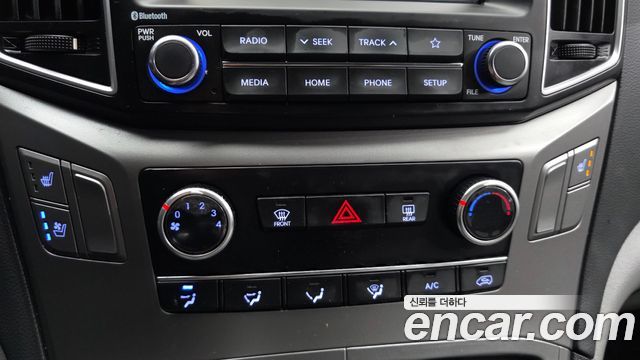 Hyundai Grand Starex Van 3-Seater Smart 2021 — фото 17