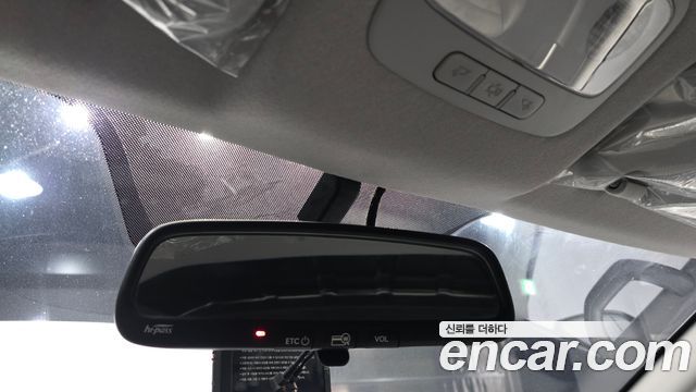 Hyundai Grand Starex Van 3-Seater Smart 2021 — фото 18