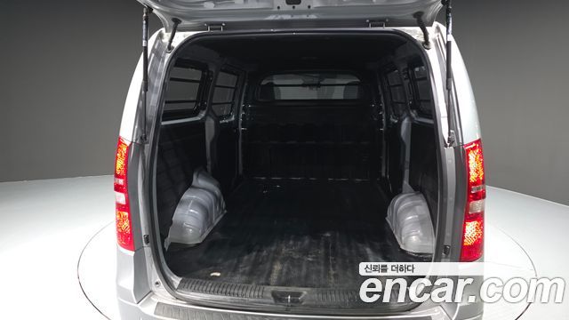Hyundai Grand Starex Van 3-Seater Smart 2021 — фото 20