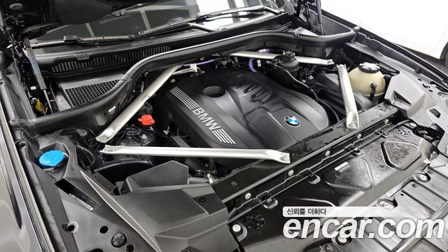 BMW X6 (G06) xDrive40i M Sport 2024 — фото 6