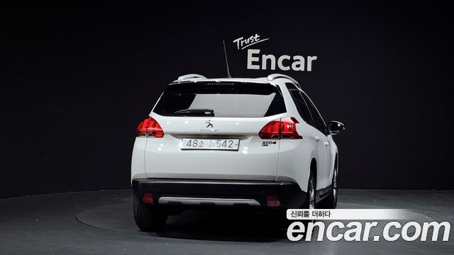 Peugeot 2008 1.6 e-HDi Feline L 2015 — фото 4