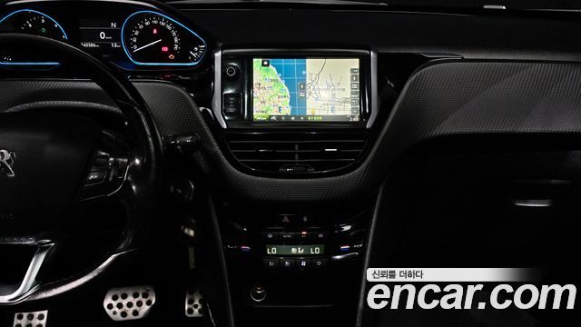 Peugeot 2008 1.6 e-HDi Feline L 2015 — фото 15