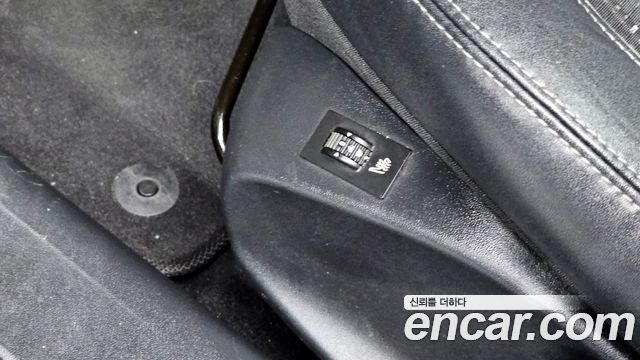 Peugeot 2008 1.6 e-HDi Feline L 2015 — фото 17