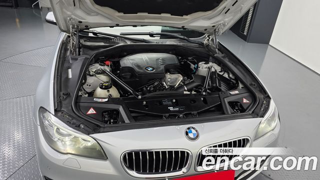 BMW 5 Series (F10) 528i 2015 — фото 6