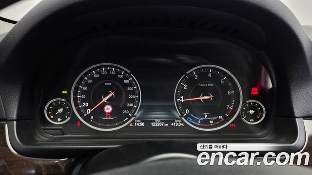 BMW 5 Series (F10) 528i 2015 — фото 8