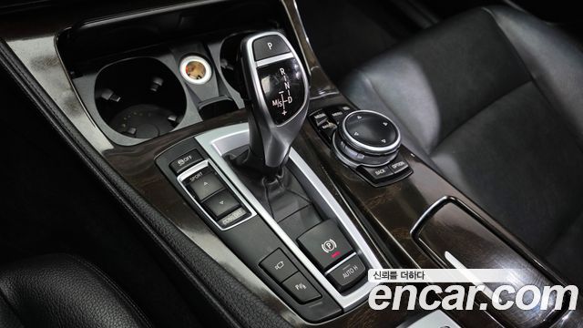 BMW 5 Series (F10) 528i 2015 — фото 9