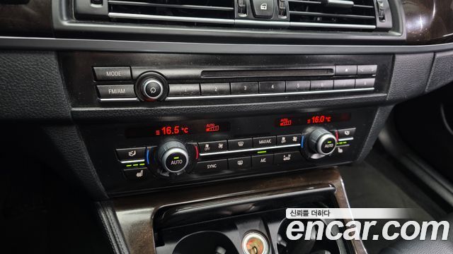 BMW 5 Series (F10) 528i 2015 — фото 16