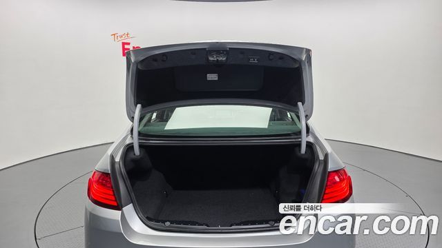 BMW 5 Series (F10) 528i 2015 — фото 20