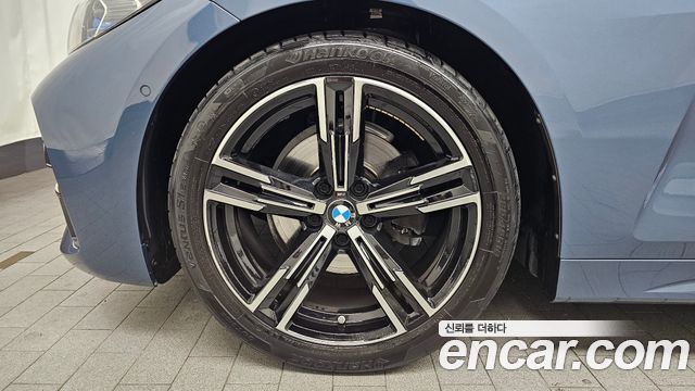 BMW 4 Series (G22) 420i M Sport Convertible 2023 — фото 5