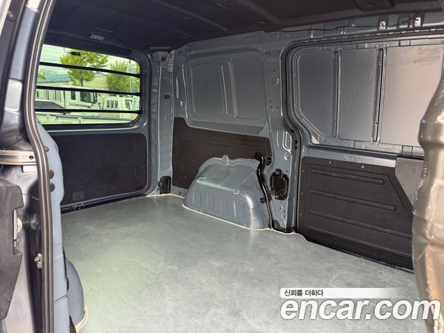 Hyundai Staria Cargo 3-Seater Smart 2023 — фото 9
