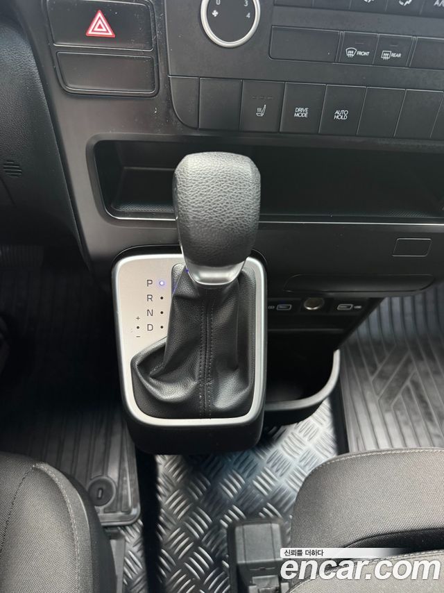 Hyundai Staria Cargo 3-Seater Smart 2023 — фото 18