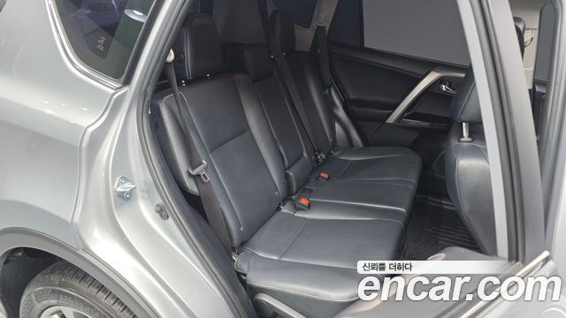 Toyota RAV4 2.5 2WD 4th 2017 — фото 11
